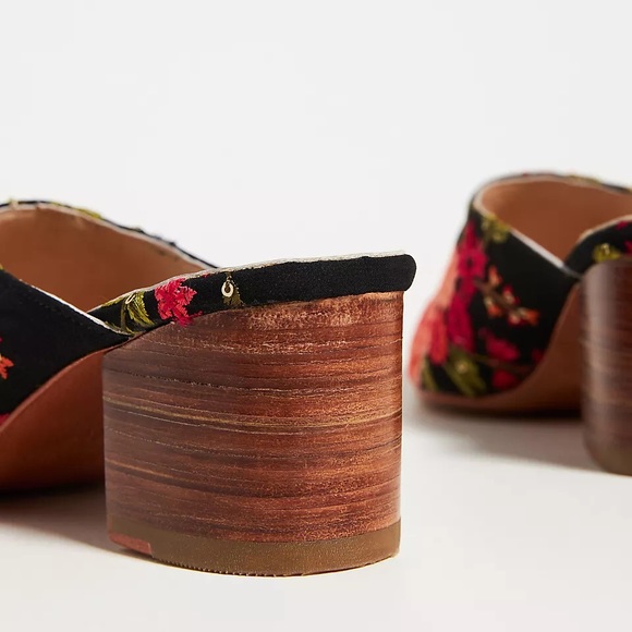 NEW Anthropologie Momo Design Tapestry Embroidered Heeled Mules 39 Z503-18 - Picture 5 of 5